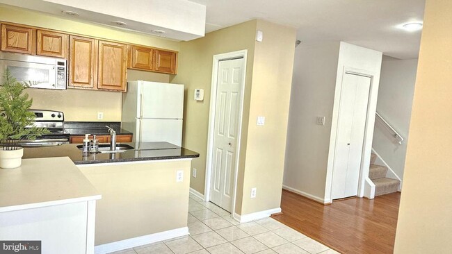 Building Photo - 6008 Rabbit Hill Ct