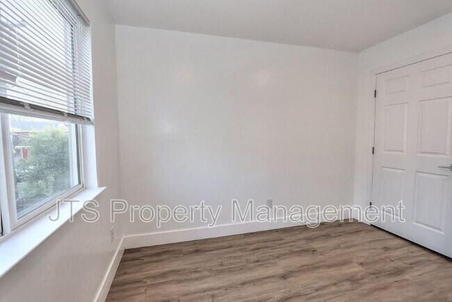 Building Photo - 10524 Croetto Way