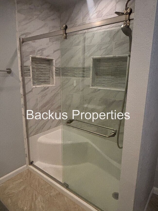 Building Photo - Wonderful Three-Bedroom home in Gonzales