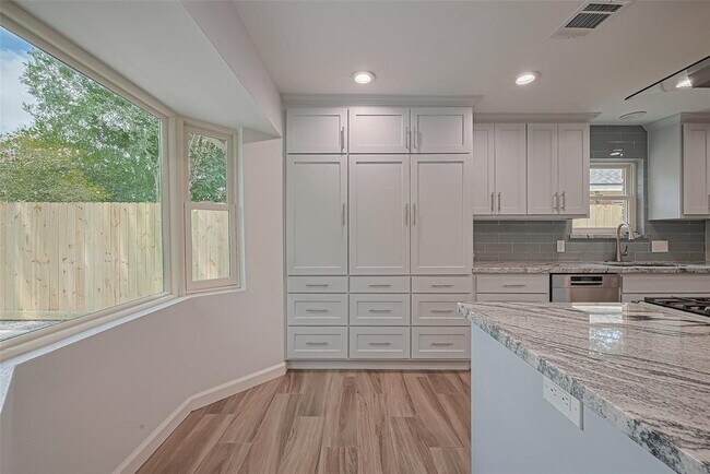 Building Photo - 12319 Attlee Dr