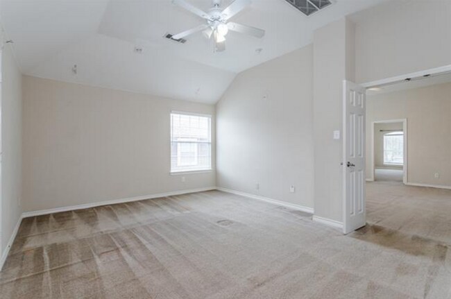 Building Photo - 107 Pinedale Dr