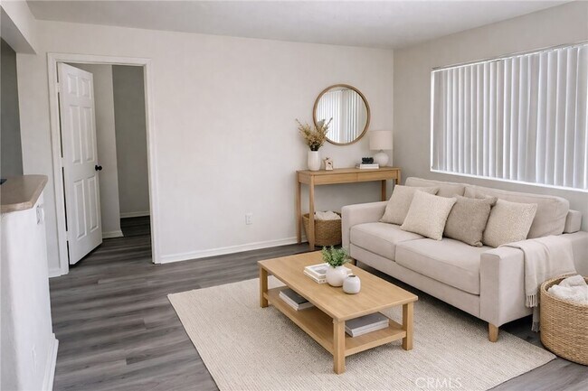 Building Photo - 45521 Sunset Ln