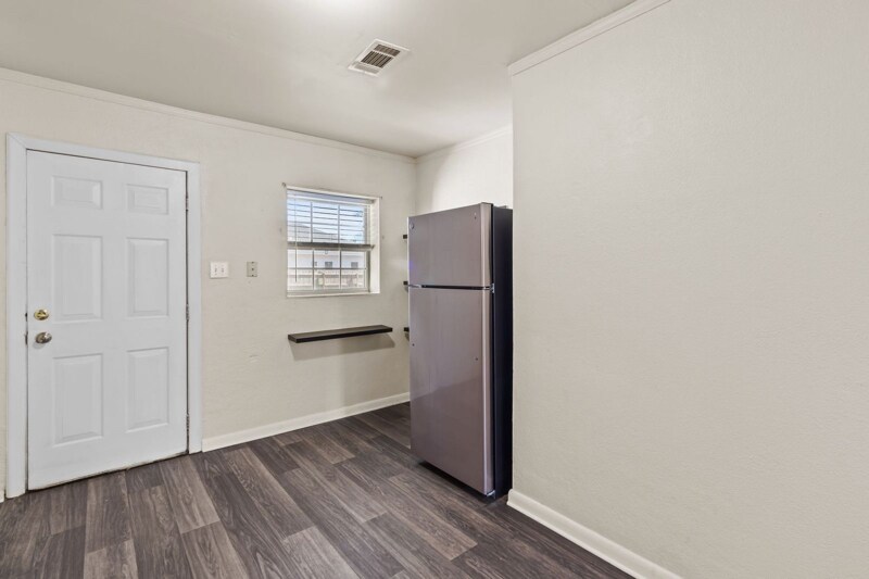 Building Photo - 1208 N D St