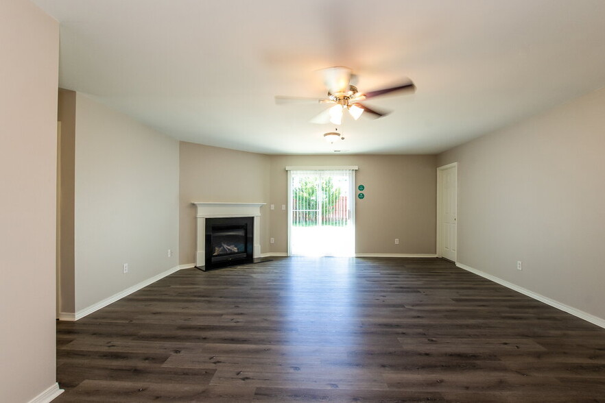 Building Photo - 5125 Valcourt Rd