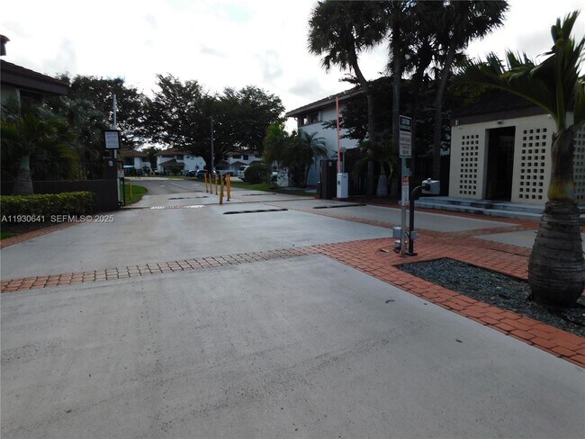 Building Photo - 9688 SW 138th Ave