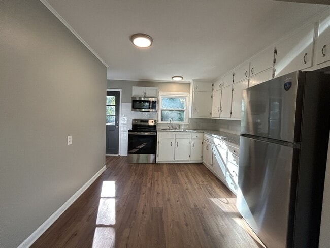 Building Photo - 2220 N 34th St
