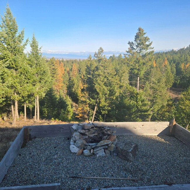 Building Photo - VIEWS!