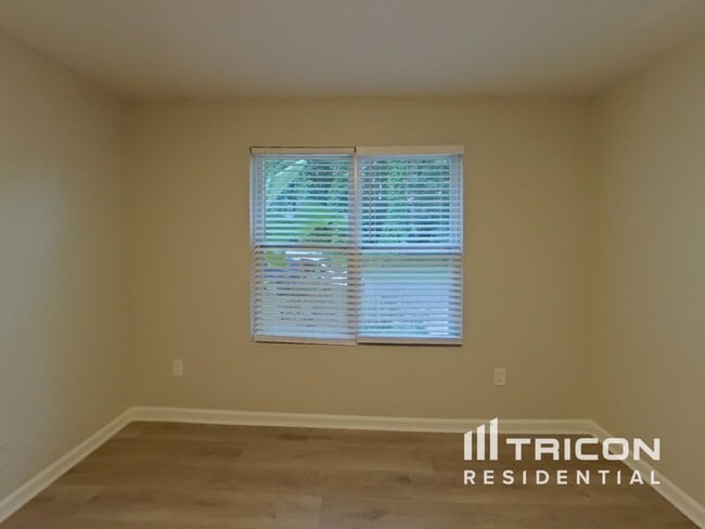 Building Photo - 2943 Pebblebrook Dr