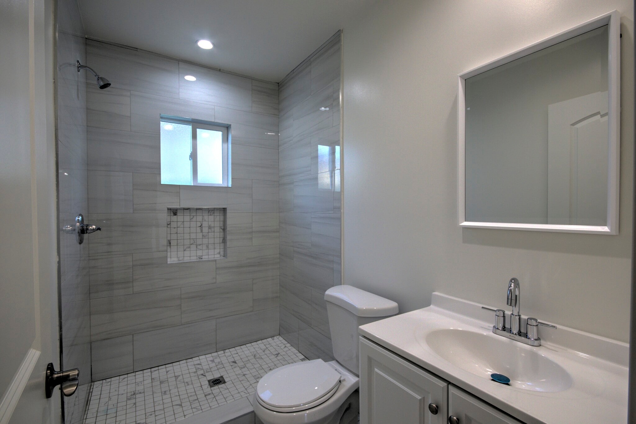 Building Photo - 14604 Cohasset St