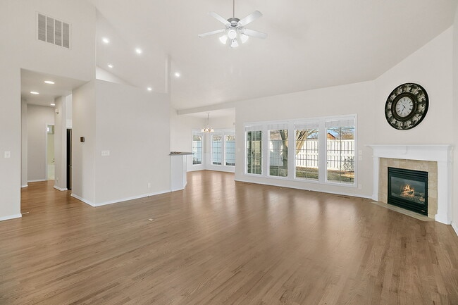 Building Photo - 10460 W Achillea St