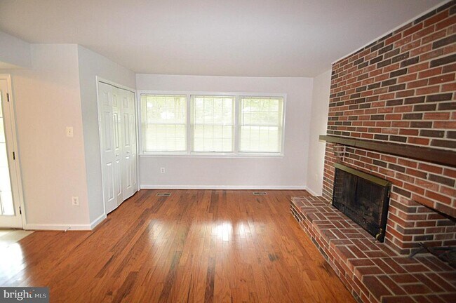 Building Photo - 13145 Melville Ln
