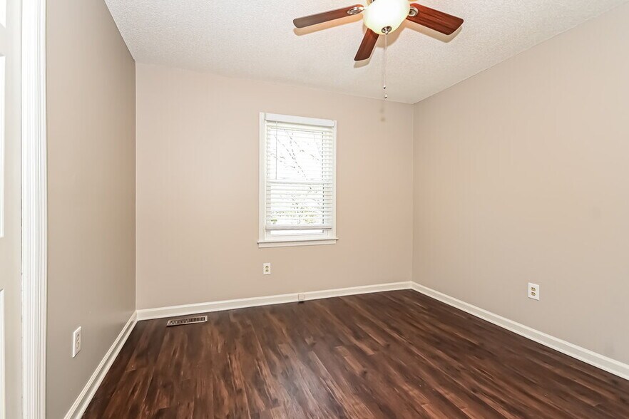 Building Photo - 3003 Springview Pl