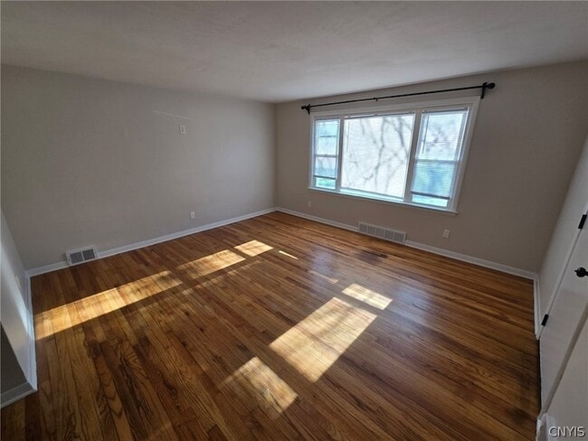 Building Photo - 202 Stafford Ave