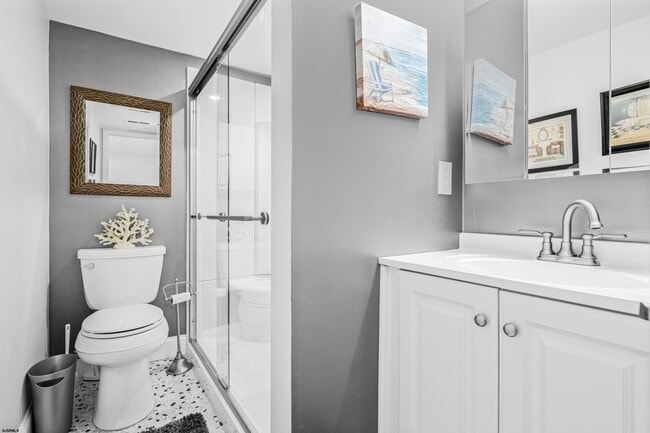 Building Photo - 9609 Pacific Ave