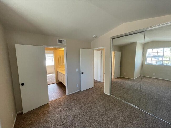 Building Photo - 41547 Yankee Run Ct