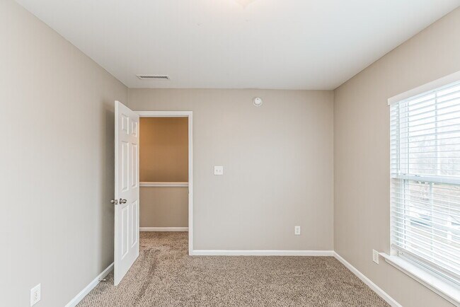 Building Photo - 1547 Cairo Way