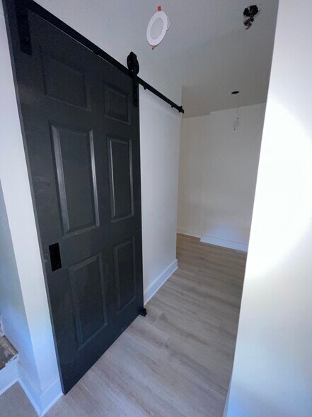 1st Floor Laundry - 719 S 17th St