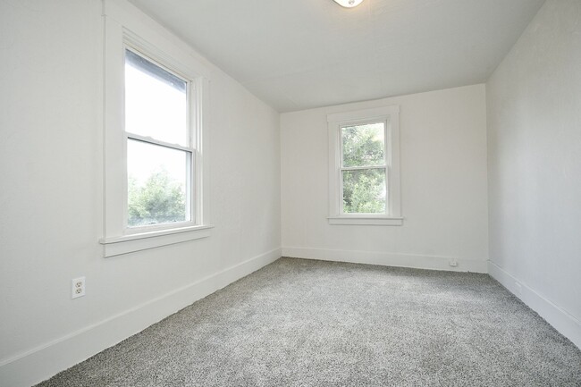 Building Photo - 904 Punta Gorda Ave