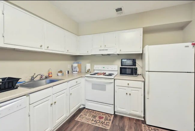 Building Photo - 144 Scandia Cir