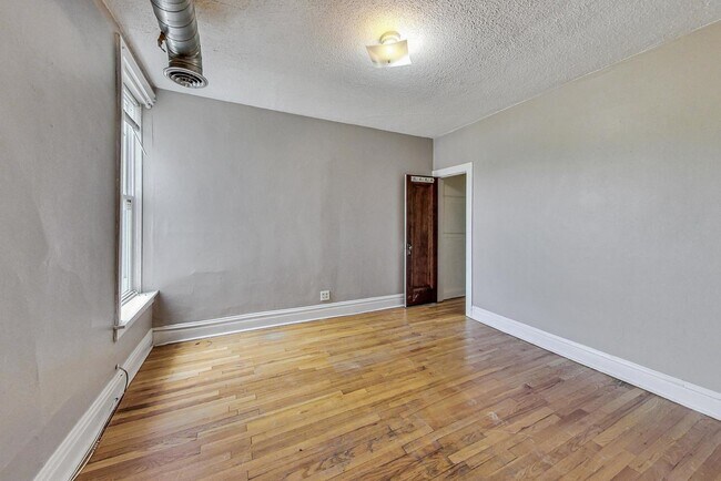 Building Photo - 2444 N Campbell Ave