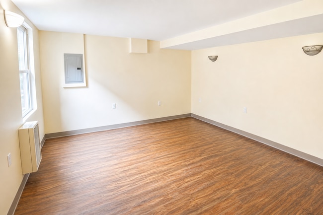 Interior Photo - NEVILLE COMMONS -- 159