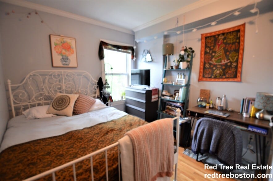 Building Photo - 57 Riverdale St