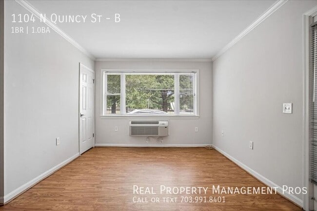 Building Photo - 1104 N Quincy St