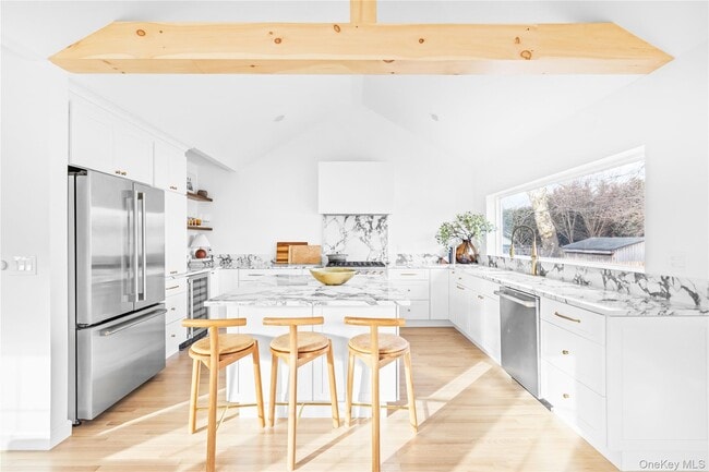 Building Photo - 21 N Howells Point Rd