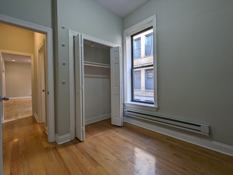 Building Photo - 1226 N Dearborn St