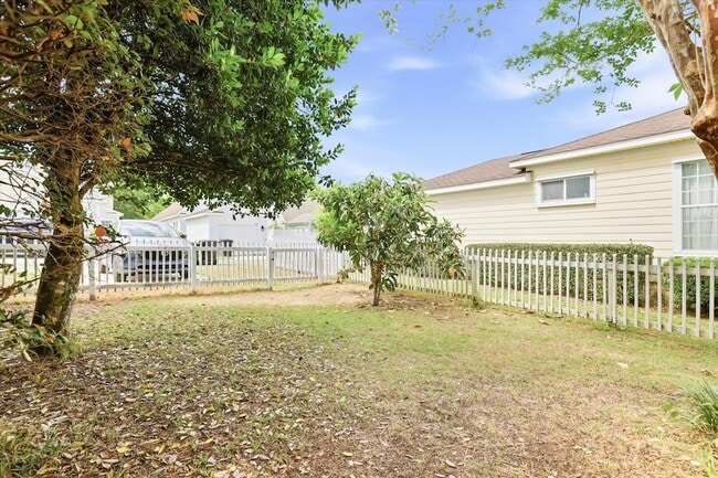 Building Photo - 3253 Stanhope Dr