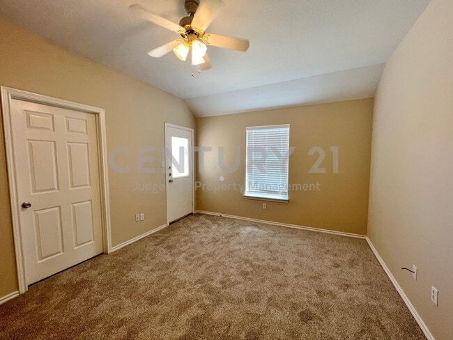 Building Photo - 120 Sunburst Ct