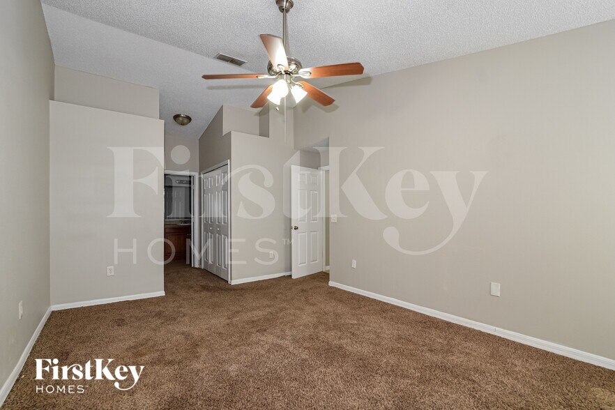 Building Photo - 6551 Viewpoint Ct