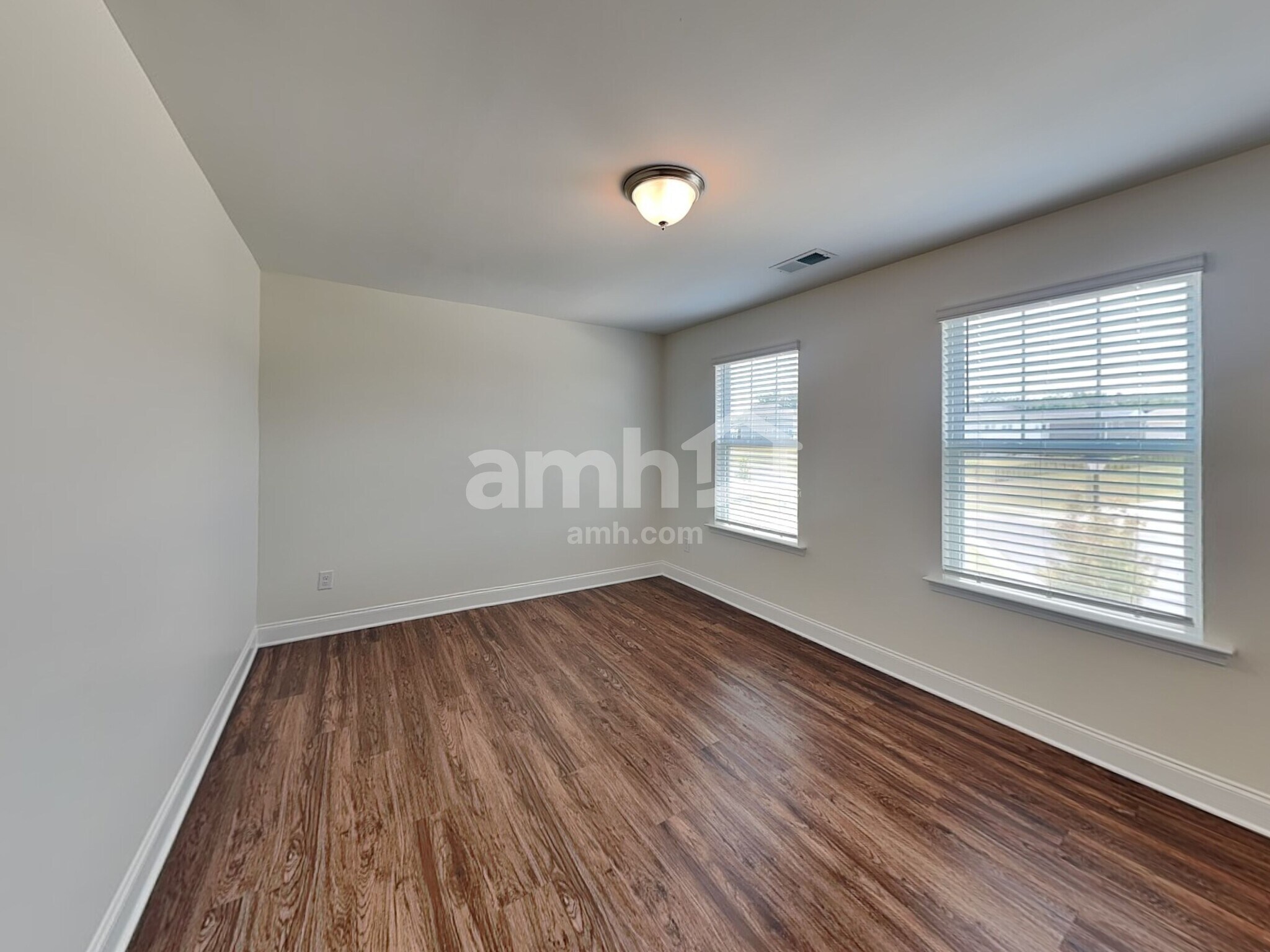 Building Photo - 184 Larragan Dr