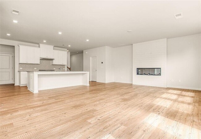 Building Photo - 410 Pt Pl Dr