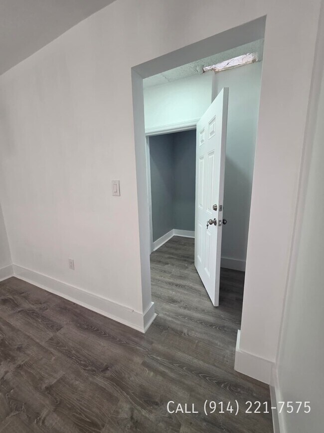 Building Photo - 243 Woodworth Ave