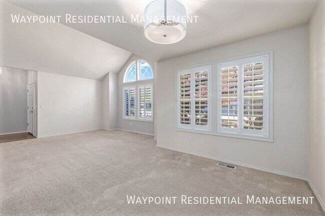 Building Photo - 4917 N Contour Way