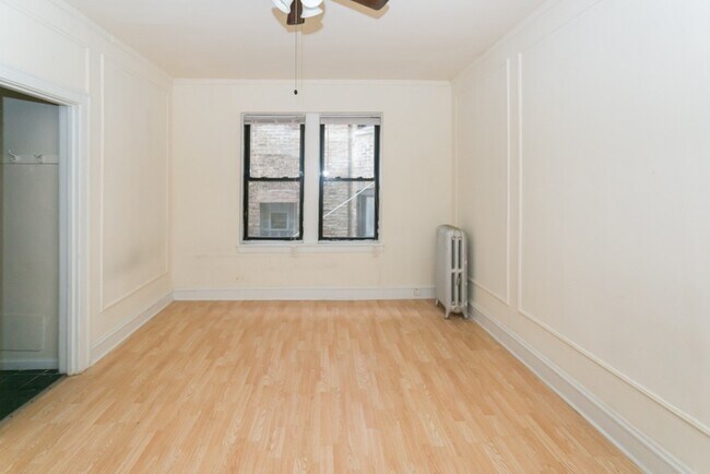 Building Photo - 4856 N Damen Ave