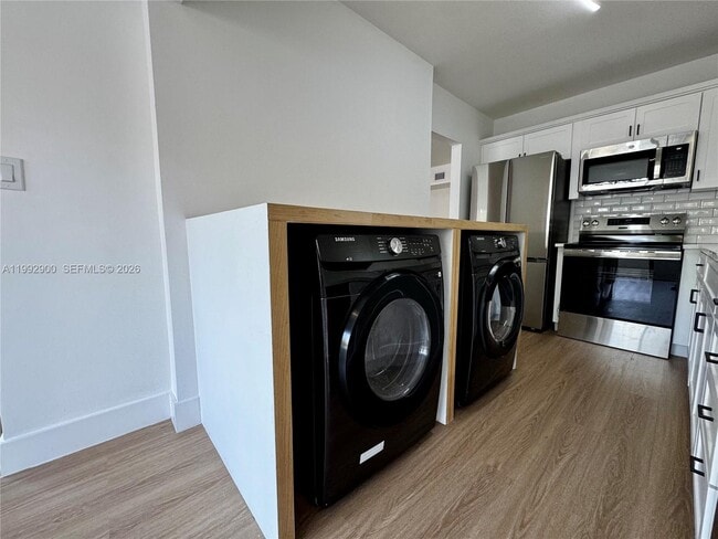 Building Photo - 5900 SW 127th Ave