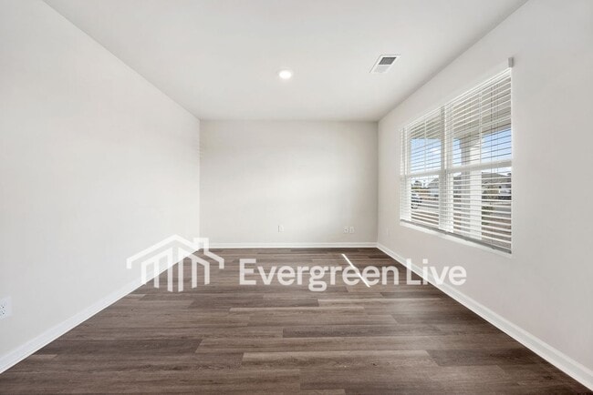 Building Photo - Coming Soon!