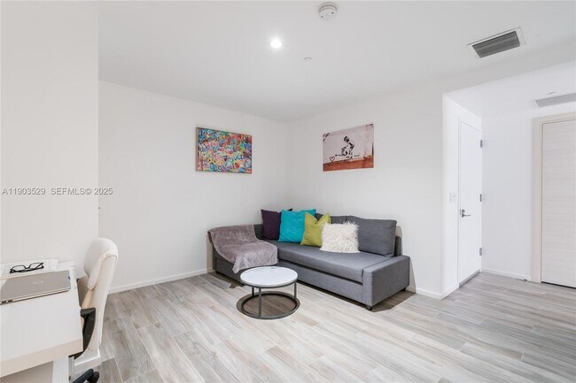 Building Photo - 801 S Miami Ave