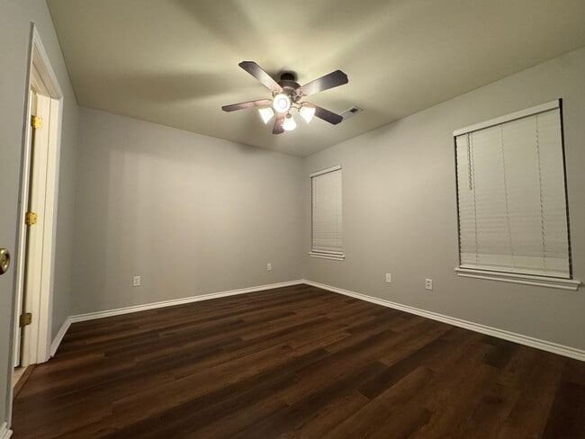 Building Photo - ***1582 Willowbrook Dr***