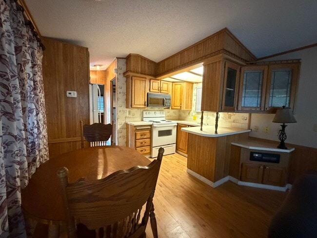 Building Photo - Thonotosassa 1 bed/ 1 bath