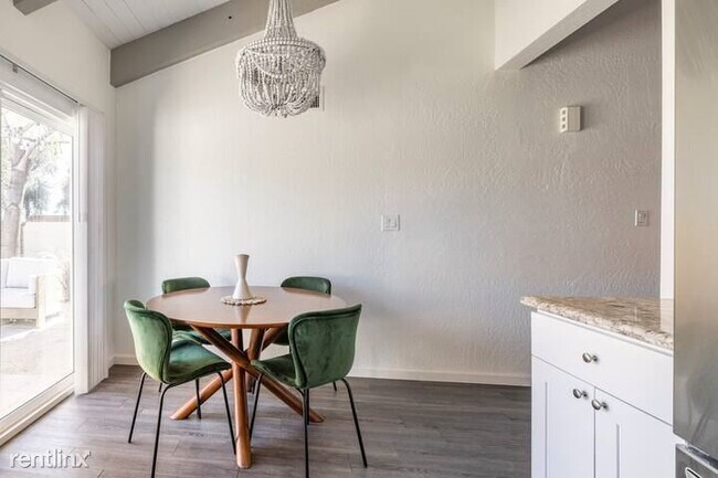 Building Photo - 2 br, 2 bath Townhome - 5511 North 71st Place