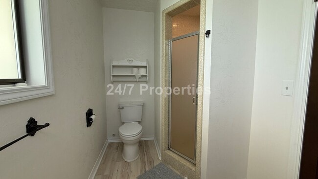 Building Photo - Sprawling 5 BD | 3 BA with Basement - Gresham