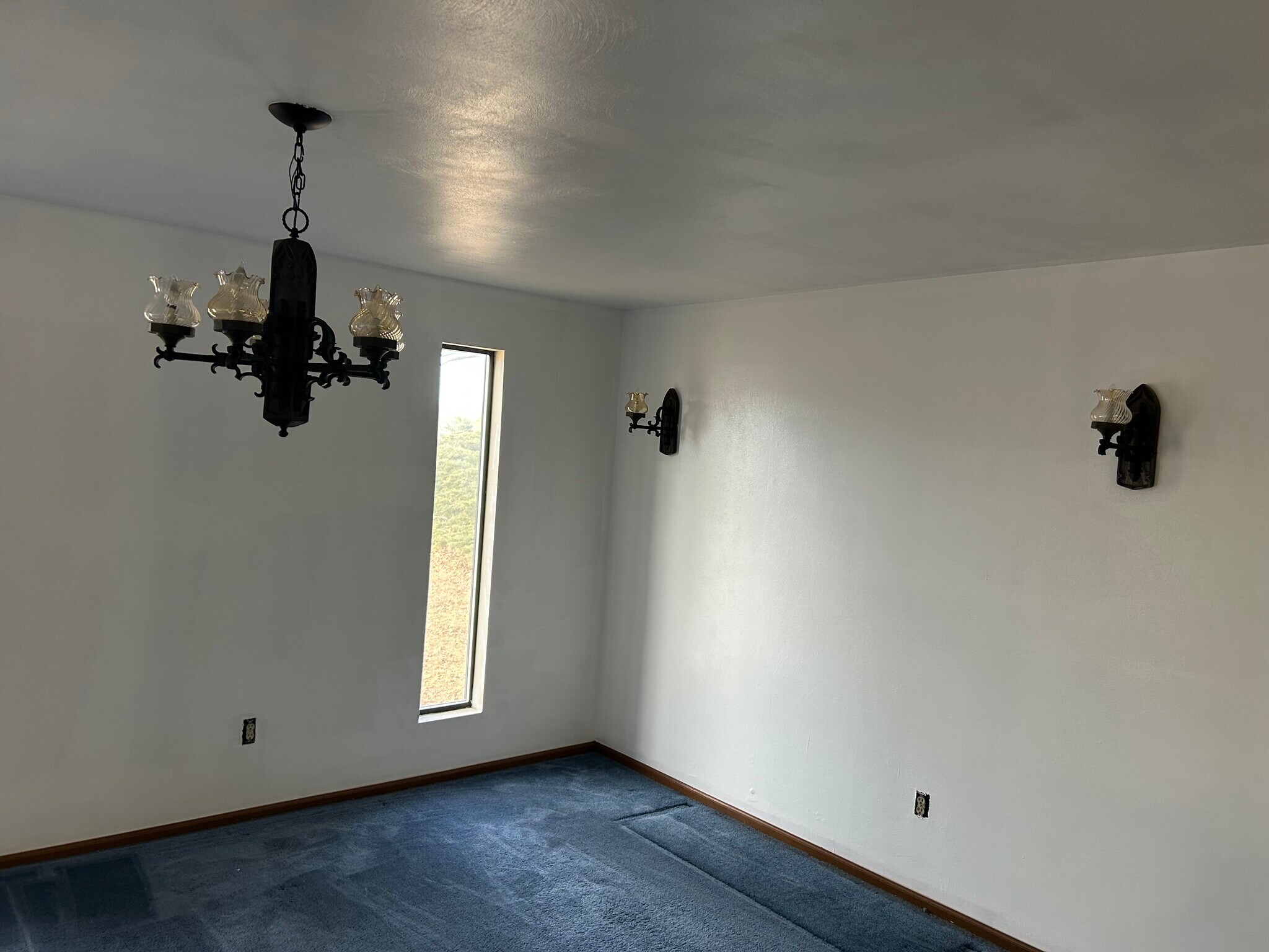 Building Photo - 725 S Belt W