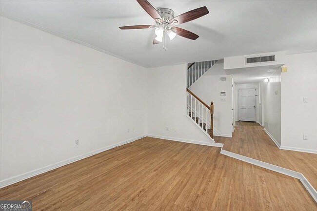 Building Photo - 6350 Hawthorne Terrace