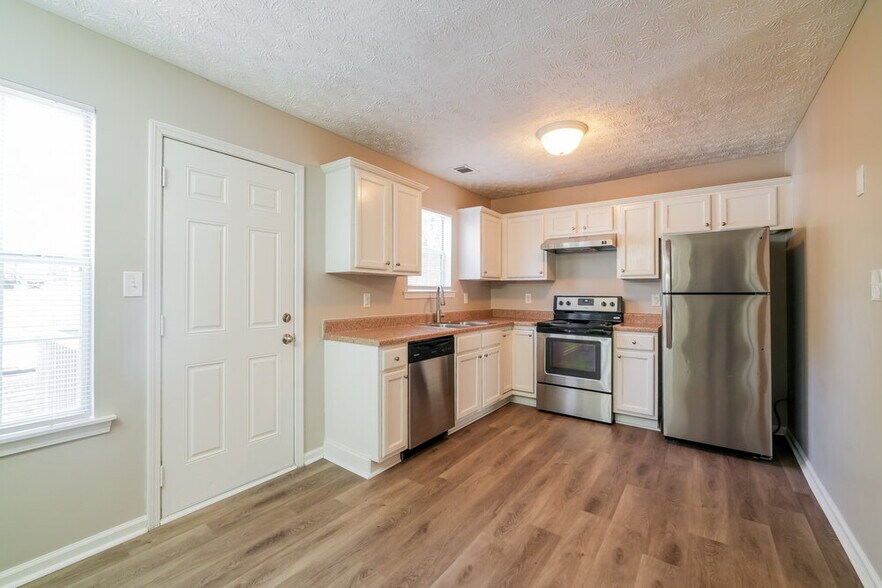 Building Photo - 5246 Kirk Dr