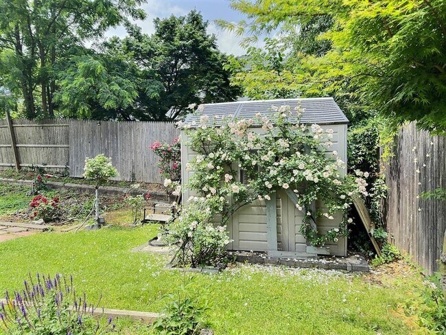 Building Photo - 31 Harmony Ln