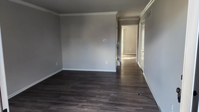 Building Photo - 8424 Annsbury Dr