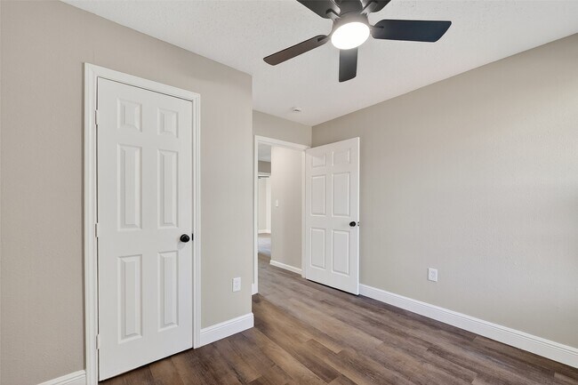 Building Photo - 7437 Bywood St